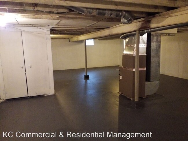 Building Photo - 2 br, 1.5 bath House - 11926 E 45th Terrac...