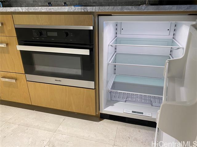 Foto del edificio - 383 Kalaimoku St