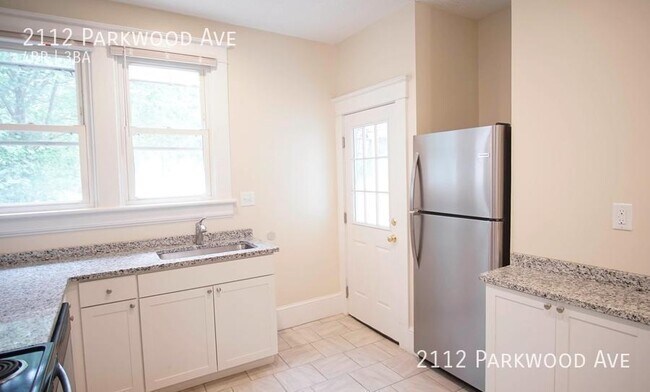Foto del edificio - 2112 Parkwood Ave
