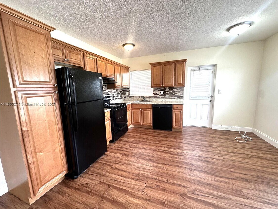 Foto principal - 5420 NE 22nd Terrace