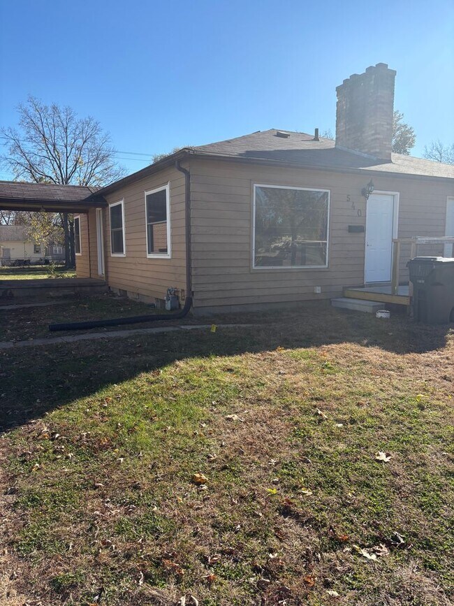 Foto del edificio - 1 Bedroom 1 Bathroom Updated Duplex