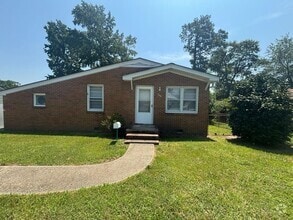 Building Photo - 806 Carolina St