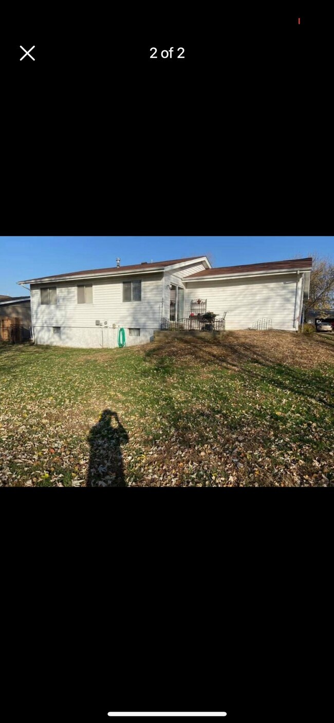 Building Photo - 1801 Springhill Dr
