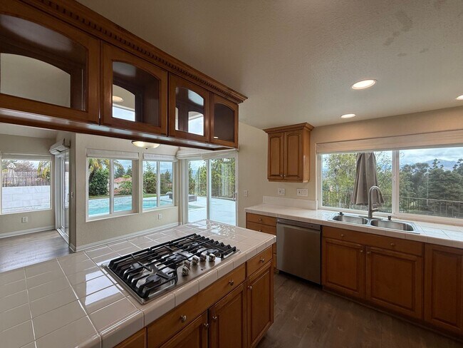 Foto del edificio - Stunning 3BD/2BA Home in Bernardo Heights with Private Pool, Jacuzzi & Terrace
