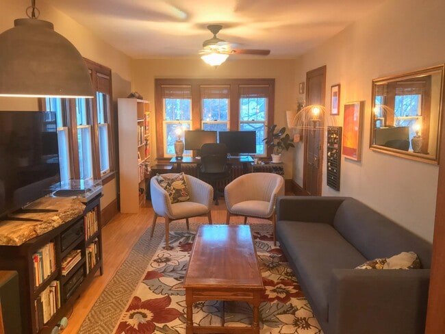 Building Photo - 3218 Bryant Ave S