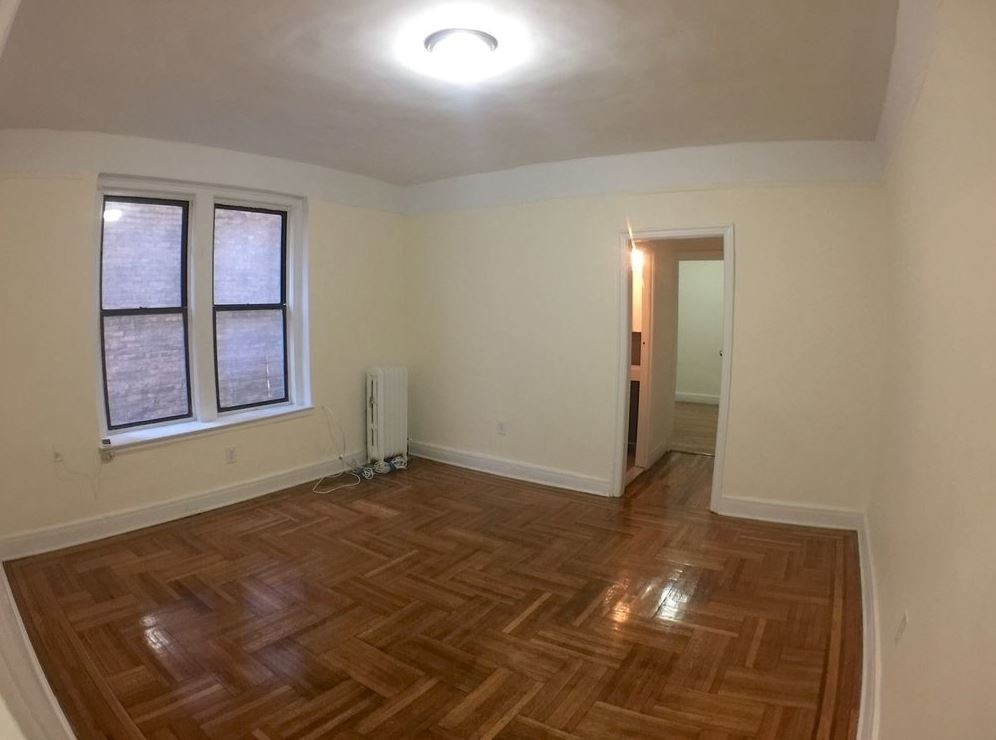 Primary Photo - 5010 Broadway