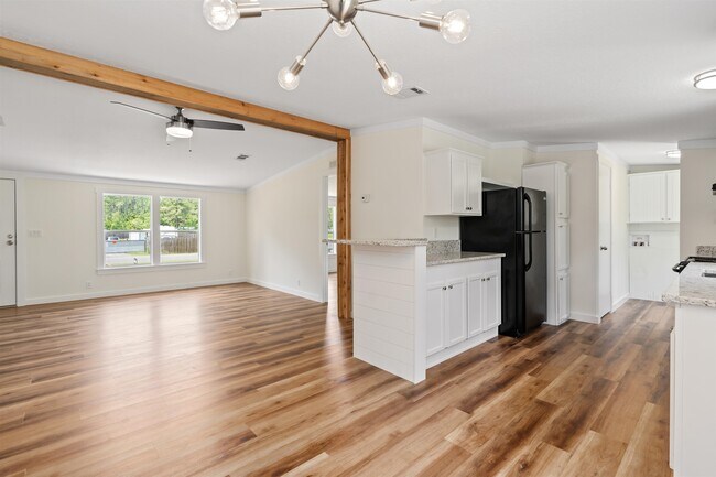 Building Photo - 9860 Baylor Ave