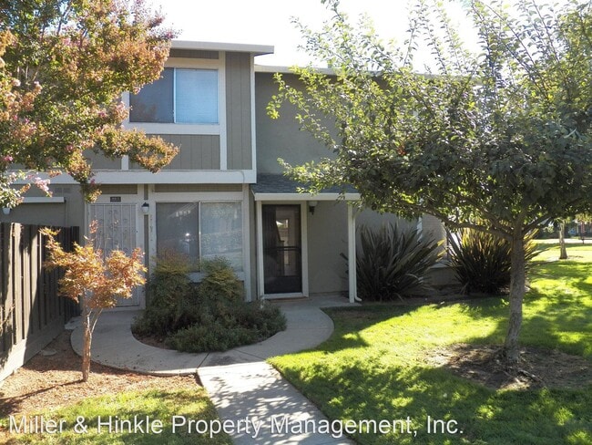 Building Photo - 3 br, 1.5 bath House - 929-D Summerside Dr