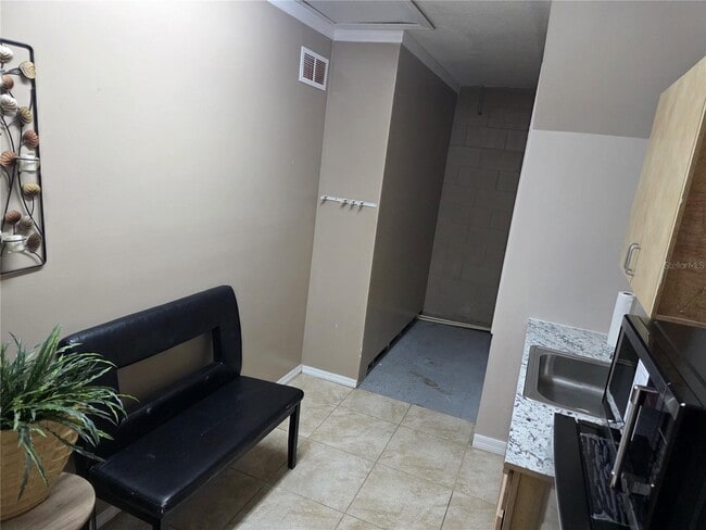 Foto del edificio - 23737 Lake Ave