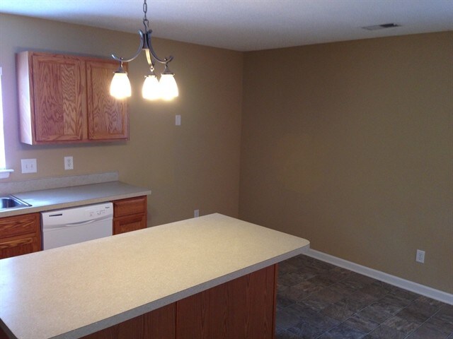 Foto del edificio - 128 Willowbend Ln