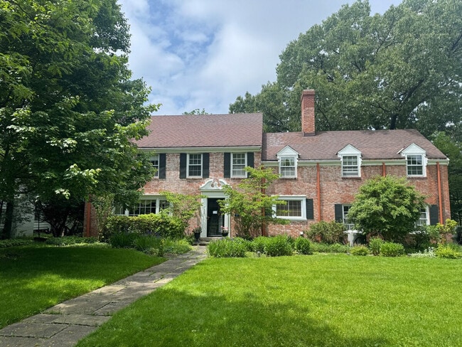 Building Photo - 21449 Fairmount Blvd