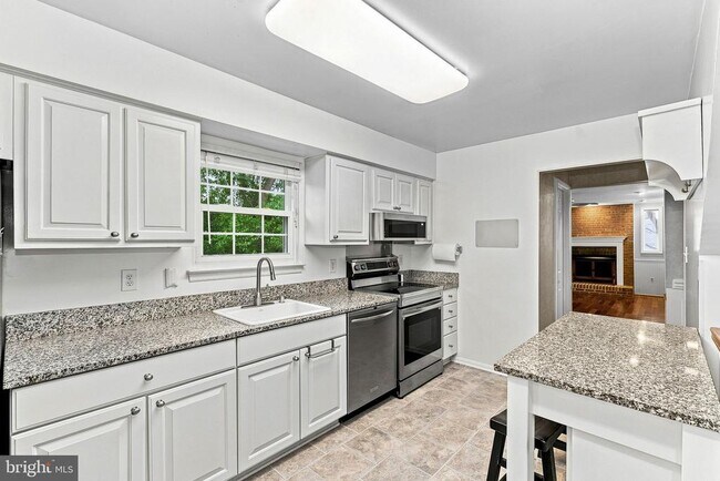 Foto del edificio - 10163 Yorktown Way