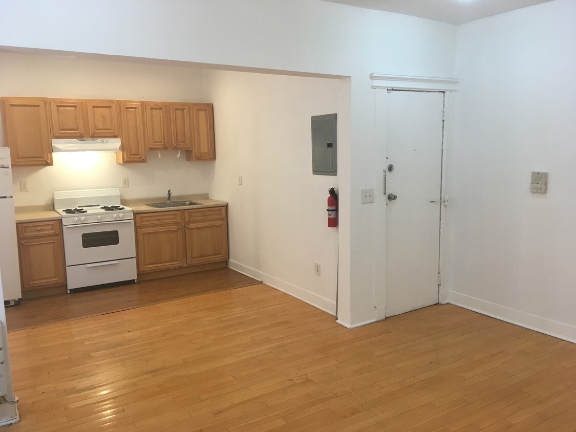 Primary Photo - 431 52nd St