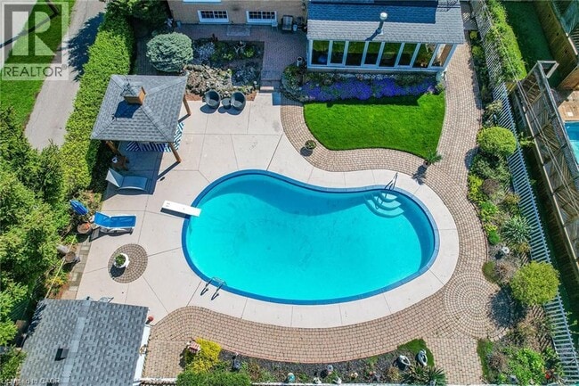 Building Photo - 280A MAIN Street W