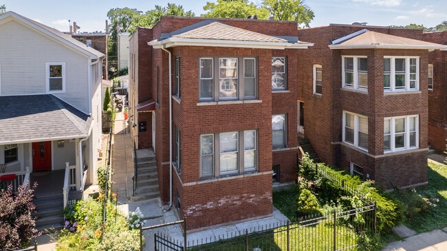 Building Photo - 3337 W Cullom Ave