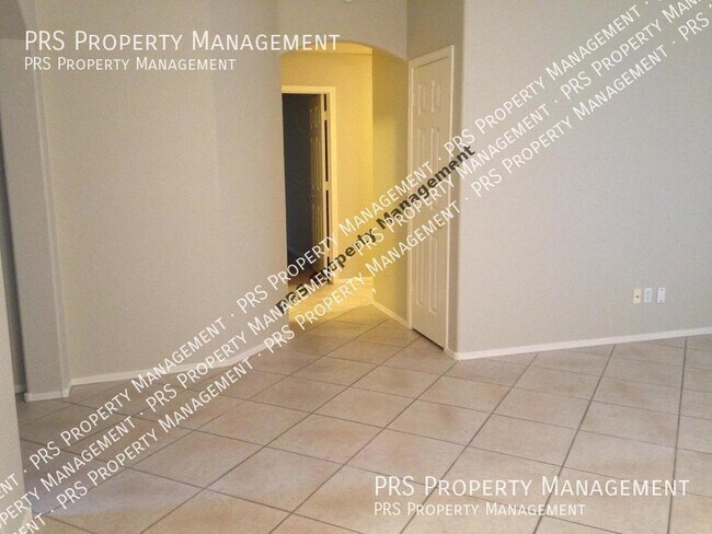 Foto del edificio - Just Listed!