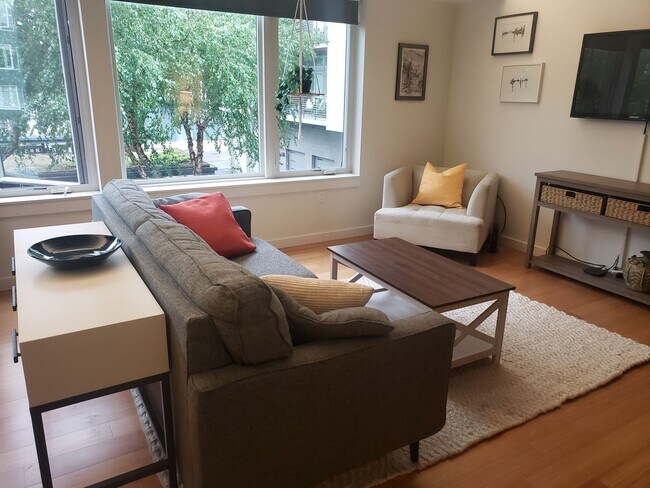 Building Photo - Furnished Condo in Overlook Neighborhood!