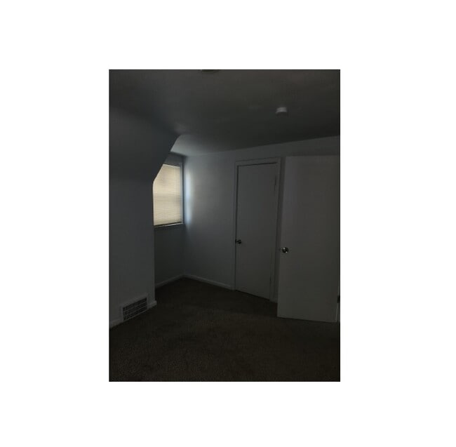 Building Photo - 12651 Kelly Rd