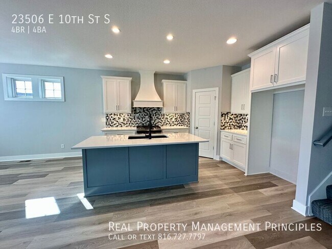 Foto del edificio - 23506 E 10th St S