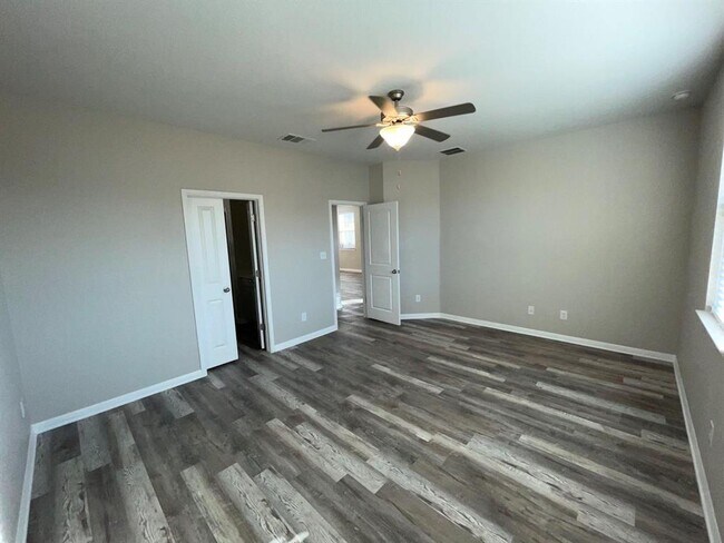 Foto del edificio - 220 McFarland St