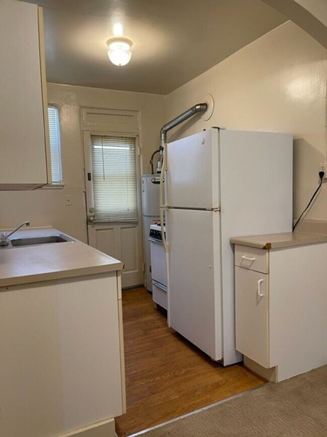 Foto del edificio - Quaint Studio, Freshly Painted, in Central Berkeley