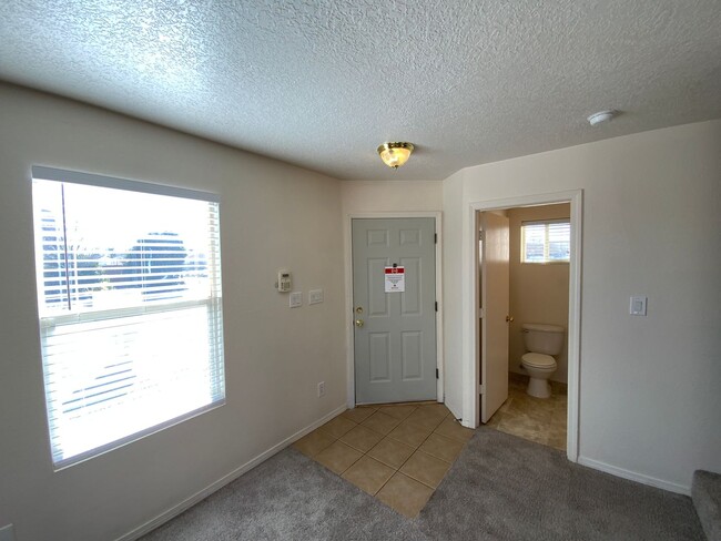 Building Photo - 3 Bedroom Home Near Unser Blvd SW & Tower ...