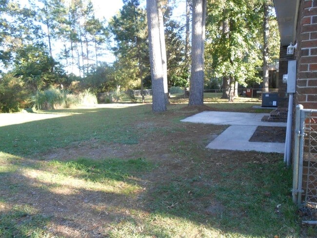 Foto del edificio - 199 Tall Pines Rd