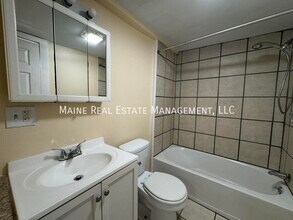 Building Photo - 206 Maine Ave