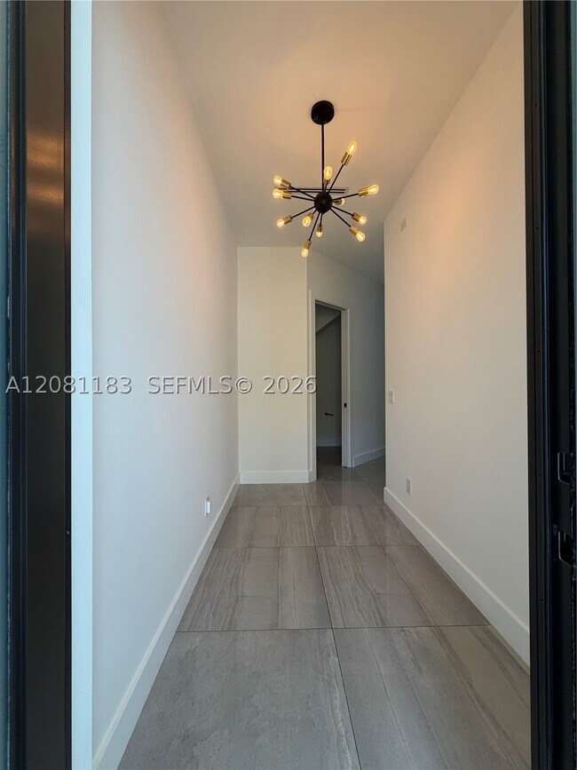 Foto del edificio - 4655 SW 32nd Ave