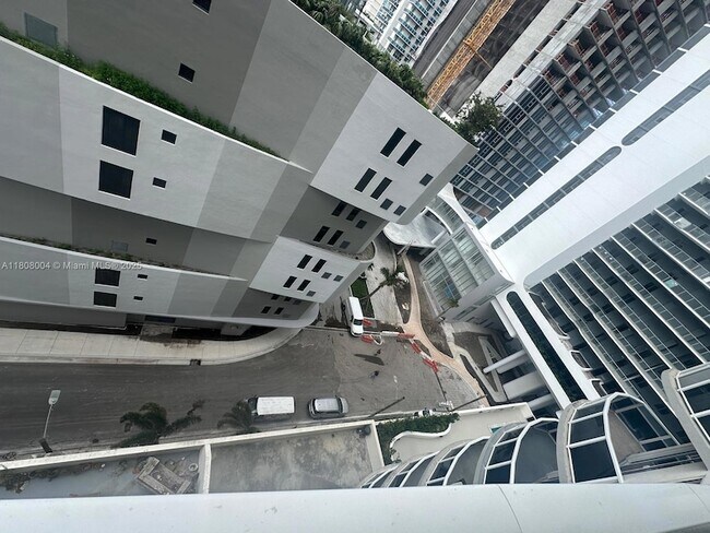 Foto del edificio - 601 NE 23rd St