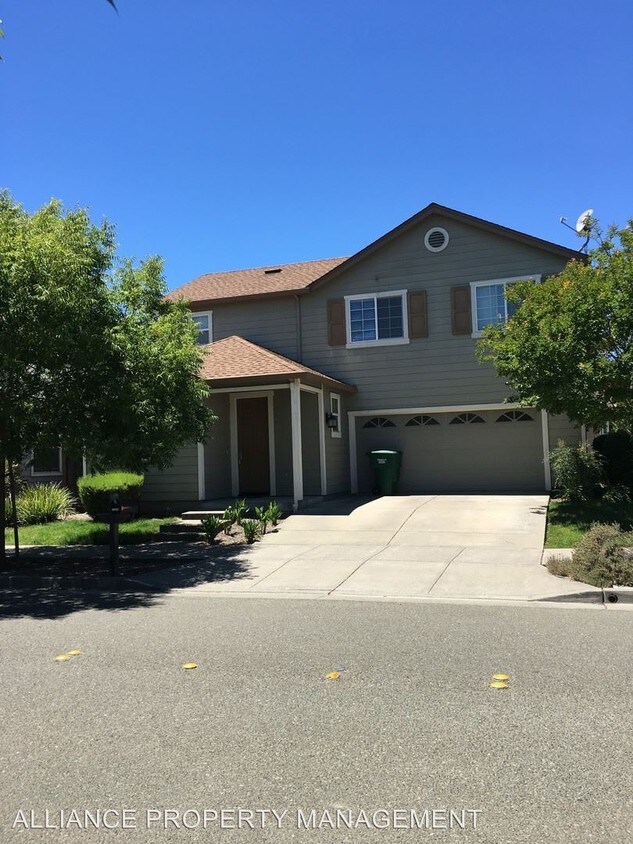 Primary Photo - 3 br, 2.5 bath House - 2089 Pascal Street
