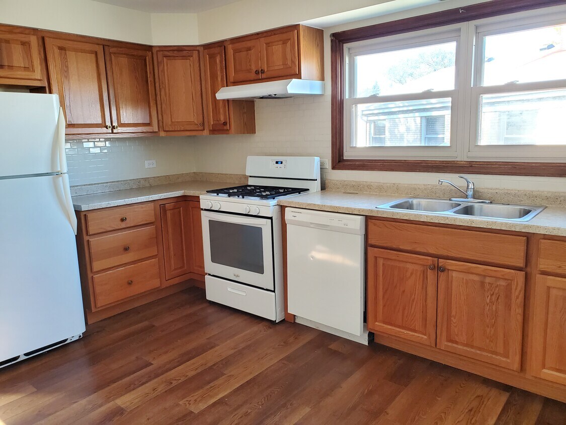 710 Green Bay Rd Unit 2, Highwood, IL 60040 710 Green Bay Rd Highwood