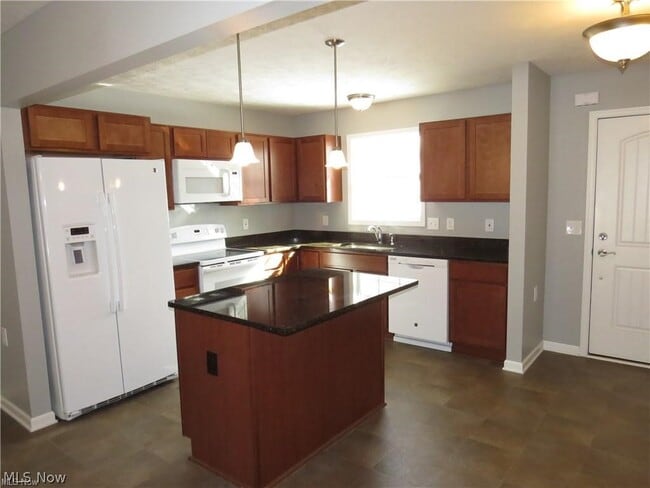 Building Photo - 1733 Blase Nemeth Rd