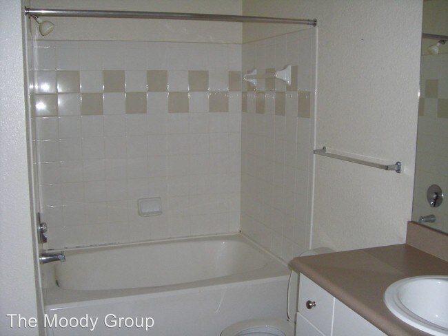 Foto del edificio - 9316 Crescent Loop Cir