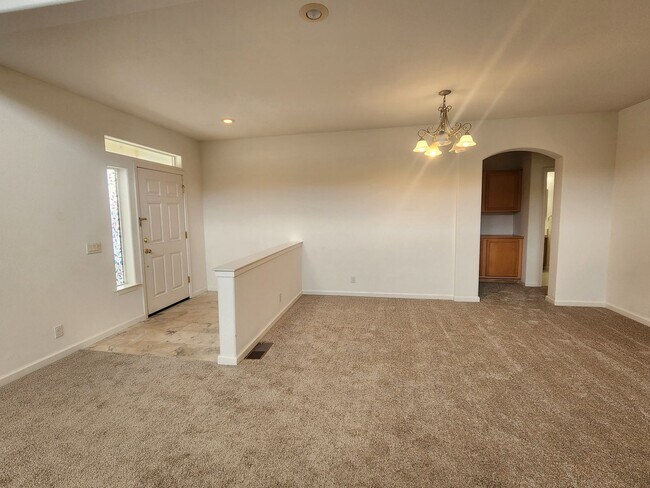 Foto del edificio - Large home on a golf course