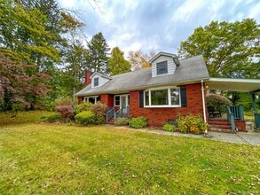 Building Photo - 193 Bower Rd