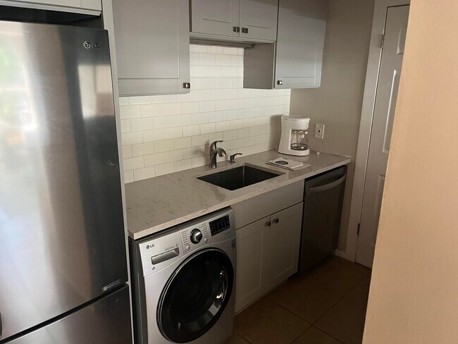Foto del edificio - 225 S Tropical Trail