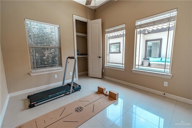 Foto del edificio - 45 Monroe Ave