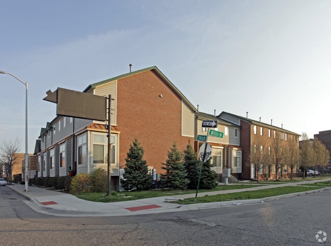 Building Photo - Helisa Square