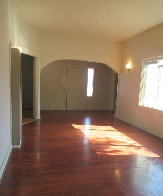 Building Photo - Coming Soon 3 Bedroom 1 Bath House!
