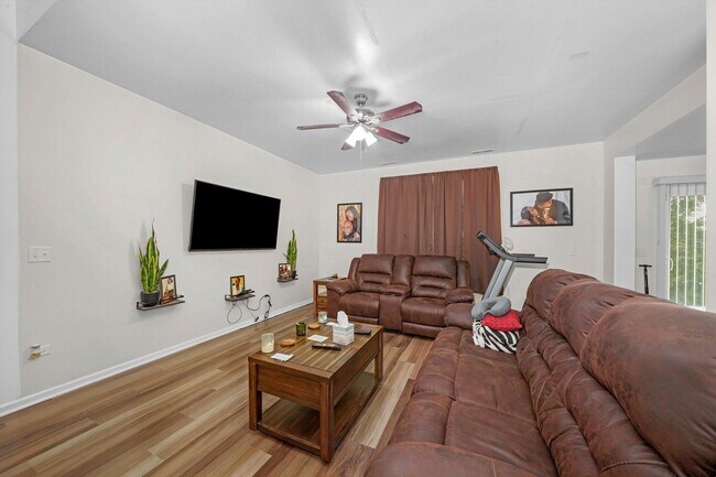 Foto del edificio - 1492 Orchid St