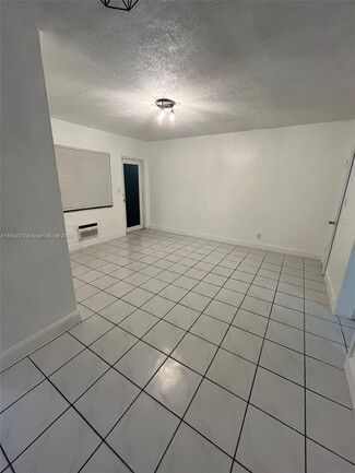 Building Photo - 7155 Rue Notre Dame