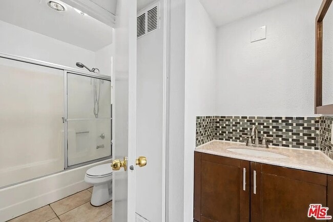 Building Photo - 5143 Bakman Ave