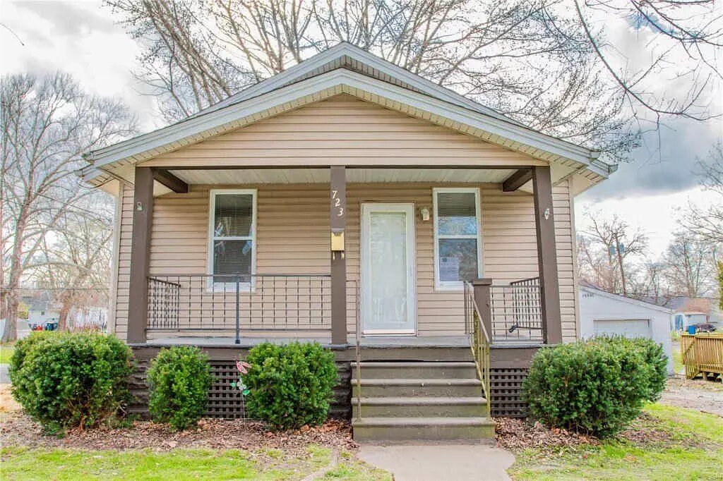 723 Sheridan Ave, Edwardsville, IL 62025 House Rental in Edwardsville