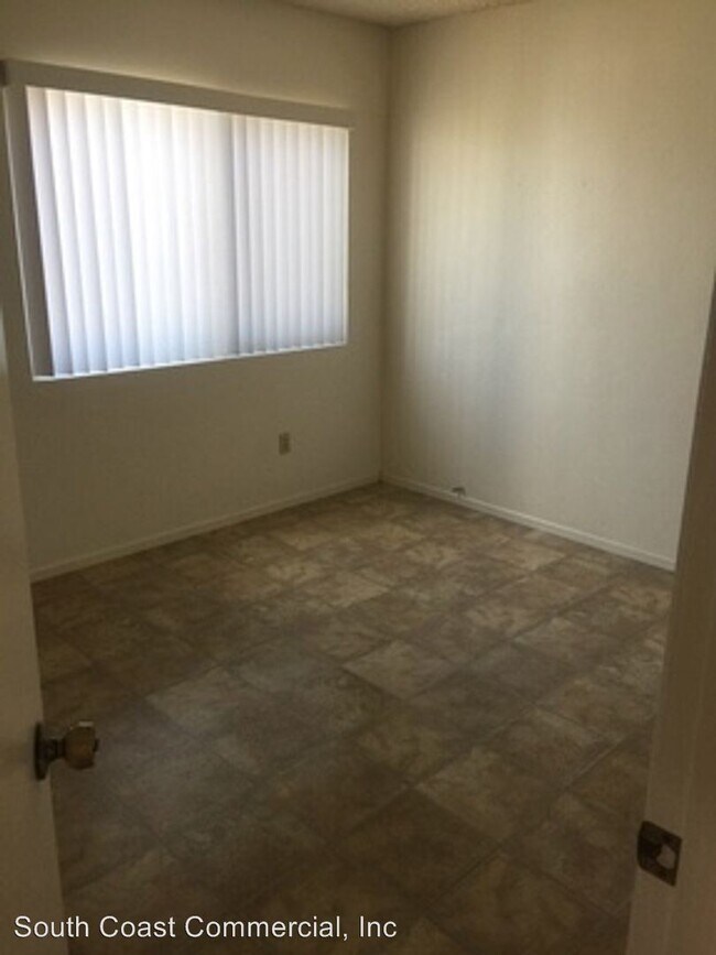 Foto del edificio - 4953-4955 W Point Loma Blvd