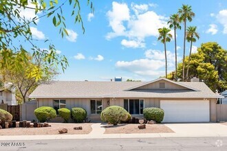 Building Photo - 3209 S Los Feliz Dr