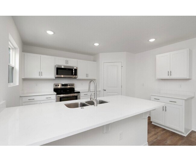Building Photo - 4894 Kensington Ln