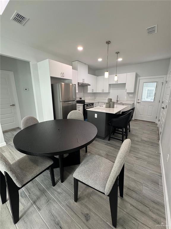 Building Photo - 17 Clinton St