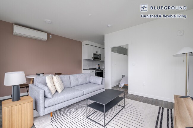 Foto del edificio - 1000 E Yesler Wy