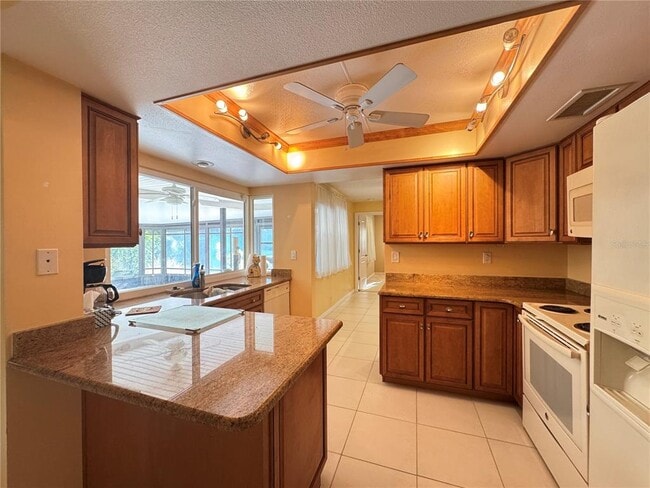Foto del edificio - 1330 Sunset Ct